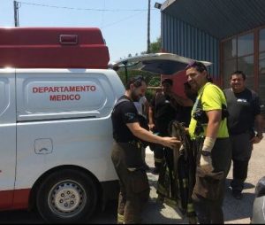 Equipo médico en preparativo a su salida a la sexta región