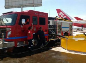 Piscina de agua para el avión que utilizara en combate contra incendios