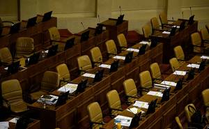 Parlamentarios deberán registrar su hora de entrada a las sesiones