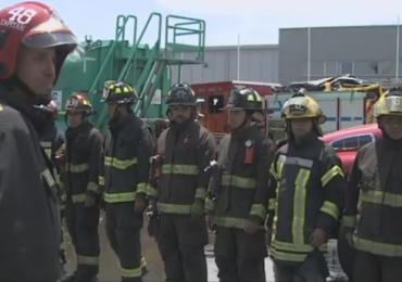 Un minuto de silencio guardan bomberos de Pudahuel por muerte de voluntario en la región del Maule