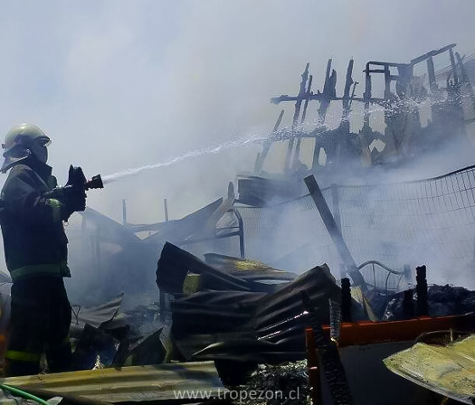 Se queman cuatro casas en Pudahuel rural