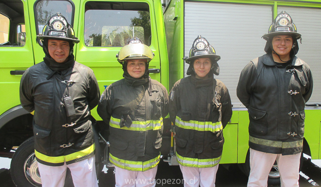 Sexta Compañía de Bomberos Pudahuel bautiza a cuatro nuevos voluntarios Pudahuelinos