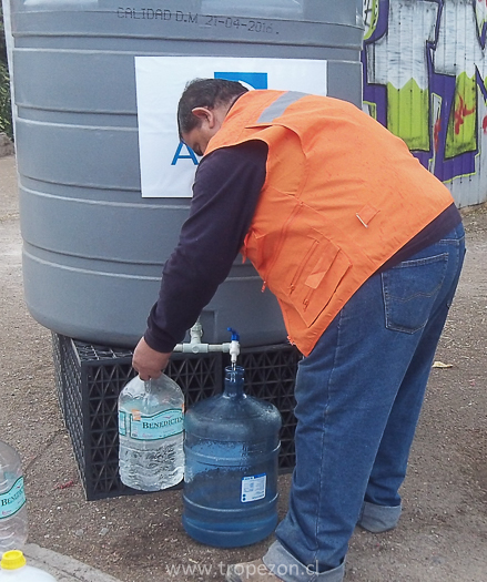 Concejal propone que municipio realice demanda a empresa Aguas Andinas por corte de agua en Pudahuel