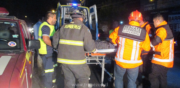 El lesionado en primera instancia fue auxiliado por personal de la sexta compañía Bomba Pudahuel, y luego por personal auxiliar de salud que lo trasladó en ambulancia SAMU: Lo invitamos a leer y comentar la noticia en: