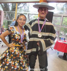 Pareja ganadora que representar{a a Pudahuel en la fase regional 