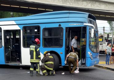 Hombre es atropellado por bus del Transantiago en Pudahuel y queda grave