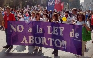 Los participantes reunieron firmar para frenar la despenalización del aborto