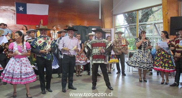 Con éxito se realizó fase comunal de campeonato de cueca Arica 2017 en Pudahuel