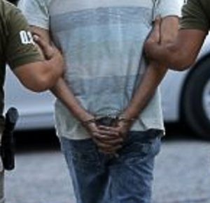Es detenido como presunto autor de robo con violación 
