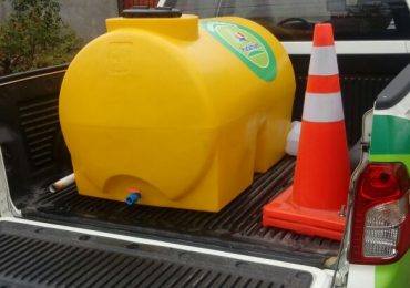 Corte de agua: Camionetas municipales recorren la comuna de manera preventiva en Pudahuel