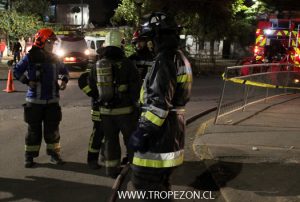 Bomberos y Carabineros trabajaron en el lugar