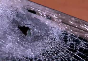 Teléfono celular recibe impacto de bala salvando vida de Pudahuelino