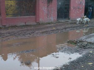 Barro y agua que aun permanecía de la lluvia anterior