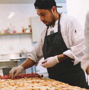 Chef profesional que a sus 28 años posee una rica experiencia en su área.