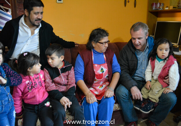 Felipe Kast, visitando familias en Pudahuel