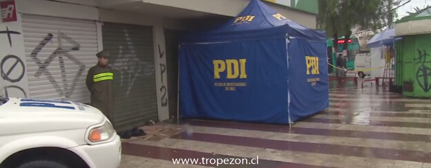 La Policía de Investigaciones de Chile (PDI), en el sitio del suceso
