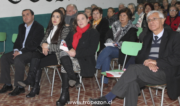 Diputado Patricio Melero se reúne con la comunidad  en sede de club deportivo