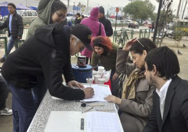 Comienza la recolección de firmas de  Alejandro Guillier en Cerro Navia