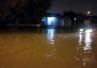 No pasaron la prueba: Calles de Pudahuel y Cerro Navia inundadas por la lluvia