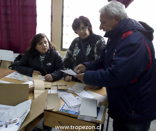 Primarias Presidenciales: Pocos votantes y falta de mesas constituidas en locales de Pudahuel