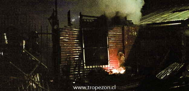 Incendio destruye casa en Cerro Navia