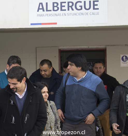 Vecinos y autoridades de Cerro Navia habilitan albergue para personas en situación de calle