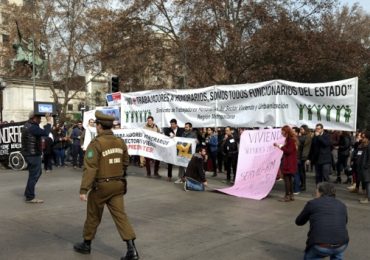 Honorarios del estado protestan frente al Ministerio de Hacienda contra traspaso propuesto por Ministro Rodrigo Valdés