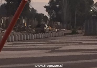 Vecinos denuncian a hombre de botar gran cantidad de escombros en parque de Cerro Navia