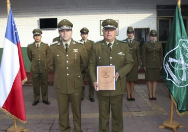 Carabineros de Pudahuel sur despiden a suboficial mayor tras cumplir treinta años de servicio