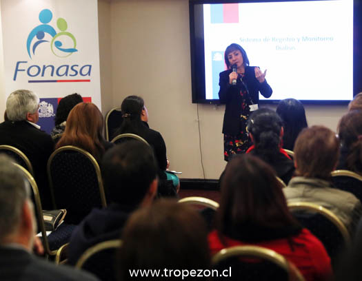 Fonasa presenta nuevos modelos de atención para pacientes en diálisis
