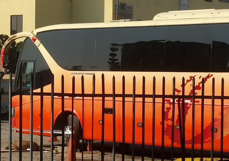 Muere trabajador aplastado por bus al interior de taller mecánico en Pudahuel sur