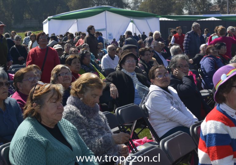 Pasaron agosto: Miles de adultos mayores de Pudahuel celebraron con masiva actividad