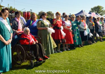Fiesta de la primavera de adultos mayores se realizó en Cerro Navia