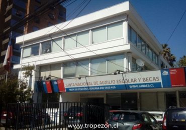 Dirección regional de Junaeb Metropolitana se cambió de edificio institucional