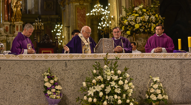 En festividad del Señor de los Milagros Cardenal Ezzati llama a candidatos  presidenciales a enfrentar con altura política la migración