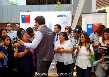 17 familias recibieron sus llaves de casa propia en Cerro Navia