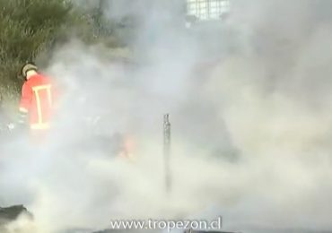 Incendio afecta a fábrica de pallets en Pudahuel rural