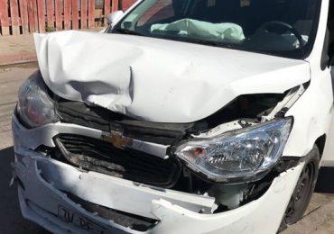 Persecución policial termina con tres detenidos y un auto chocado en Pudahuel
