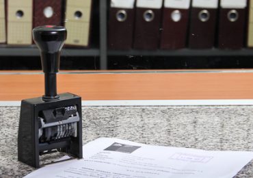 SERNAC demanda a Hites por cláusula abusiva, superar la tasa máxima comercial y venta de garantía extendida sin conocimiento