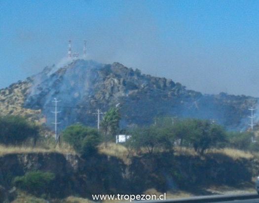Continúan los incendios forestales y de pastizales en Pudahuel