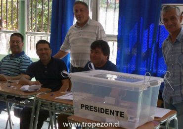 Conflicto entre apoderados de mesa en escuela Alexander Graham Bell en Pudahuel