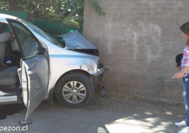 Delincuentes huyen heridos tras chocar auto robado en Pudahuel