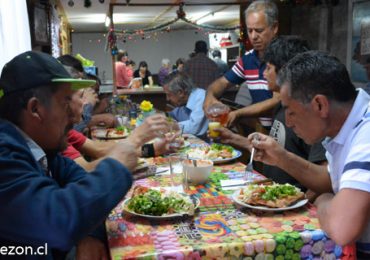 Los príncipes del Señor son agasajados por iglesia evangélica en Pudahuel
