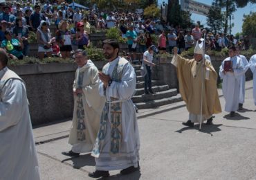 Cardenal Ezzati pide construir un país de hermanos, orar por el papa e integrar a migrantes, en multitudinaria fiesta de LA Inmaculada Concepción