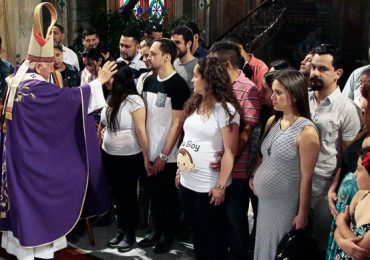 Con bendición de futuras madres y sus hijos se dio inicio a adviento