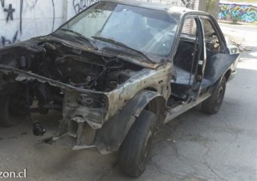 Dejan vehículo desmantelado en su totalidad a pocos metros de jardín infantil en Pudahuel