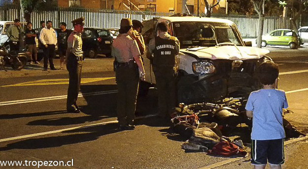 Muere joven en choque frontal de motocicleta con camioneta en Pudahuel