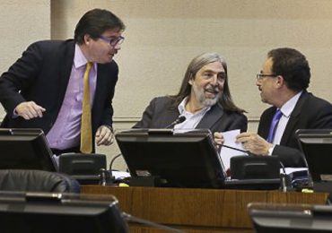 Proyecto de ley asegurará los beneficios para los bomberos accidentados en actos de servicio
