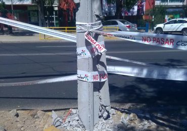 Poste destruido el 24 de febrero en avenida San Pablo aún no es reemplazado en Pudahuel