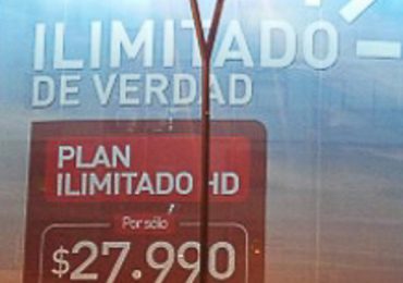 SERNAC denunció a tres empresas de telefonía móvil por publicidad engañosa al ofrecer planes “ilimitados”.